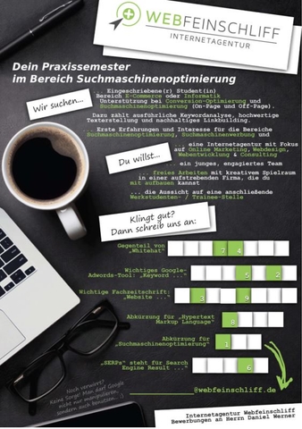 Eine Stellenanzeige als Rätsel, eine Brille, ein Kaffee und ein Laptop